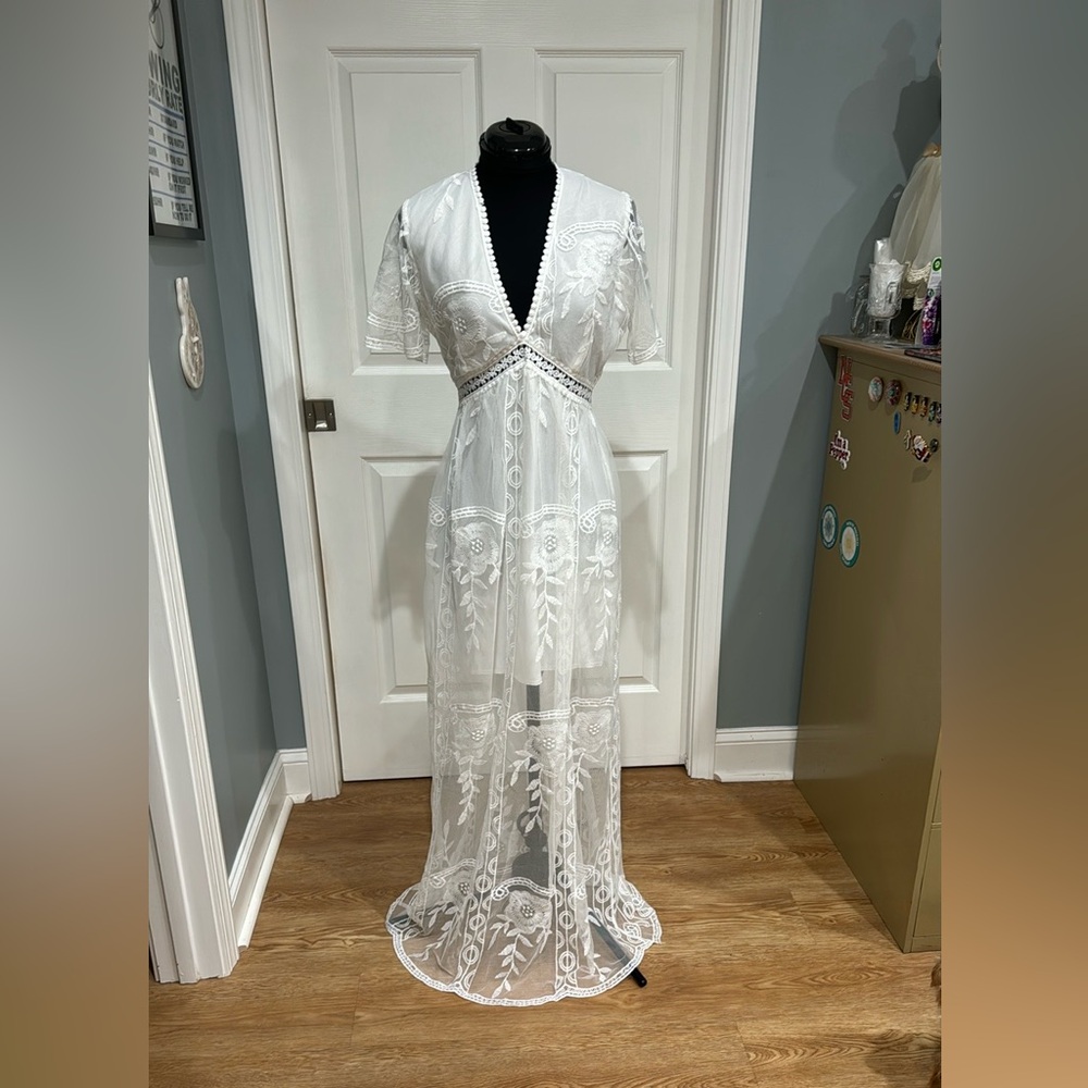 NEW White Sundress Ladies' Size small and medium